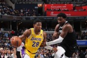 开云-湖人疯狂冲刺！八村垒完爆DPOY 詹皇跳他身上庆祝