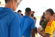 开云-J罗拒与总统女儿合影引风波，哥伦比亚队授旗仪式气氛紧张|哈梅斯·罗德里格斯|安东内拉|国家队|哈梅斯罗德里格斯|安东内_新浪体育_新浪新闻